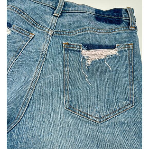 Abercrombie & Fitch 28/6 High Rise 4” Short Distressed Mom Jean Casual - Picture 9 of 9